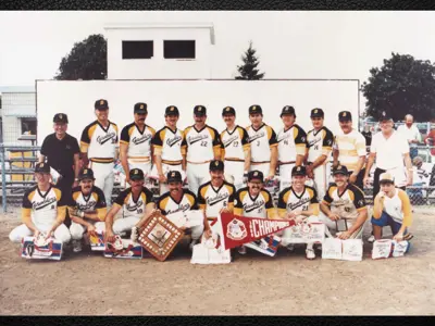 Team photo of the 1988 Greenbank Gamblers champion team